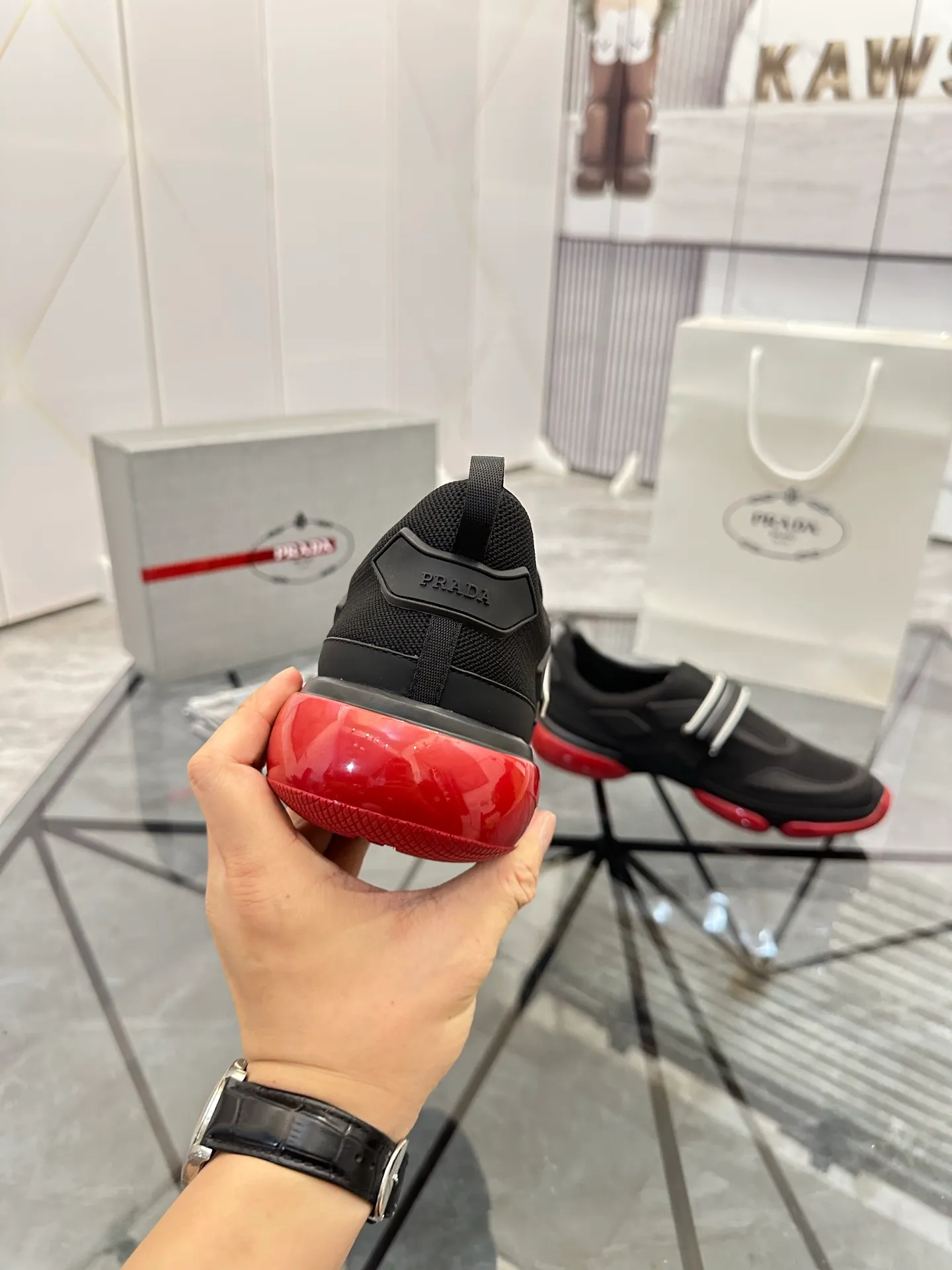 Men's shoes for sale 💰: 💰P500¥ High-end top quality Product trademark: Prada *"Prada*" low-top casual shoes Regular size: 38-45 (can be customized to 46) One size larger Product materials: imported breathable fly weave upper, professional glue-making process, breathable lining, cowhide foot pads, original outsole. No.: 001